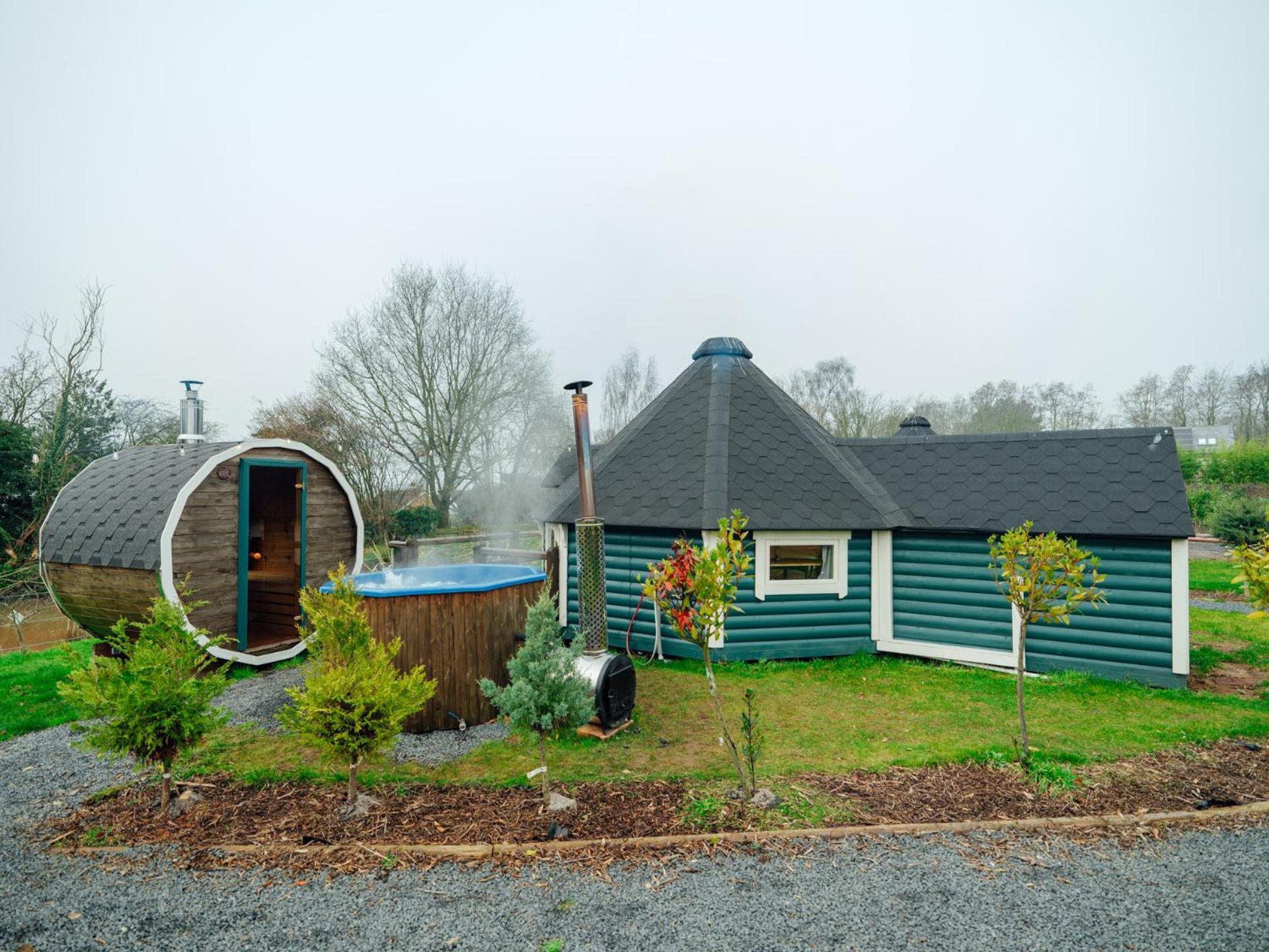 Sunset Retreats The Shire Villa Ombersley Bagian luar foto