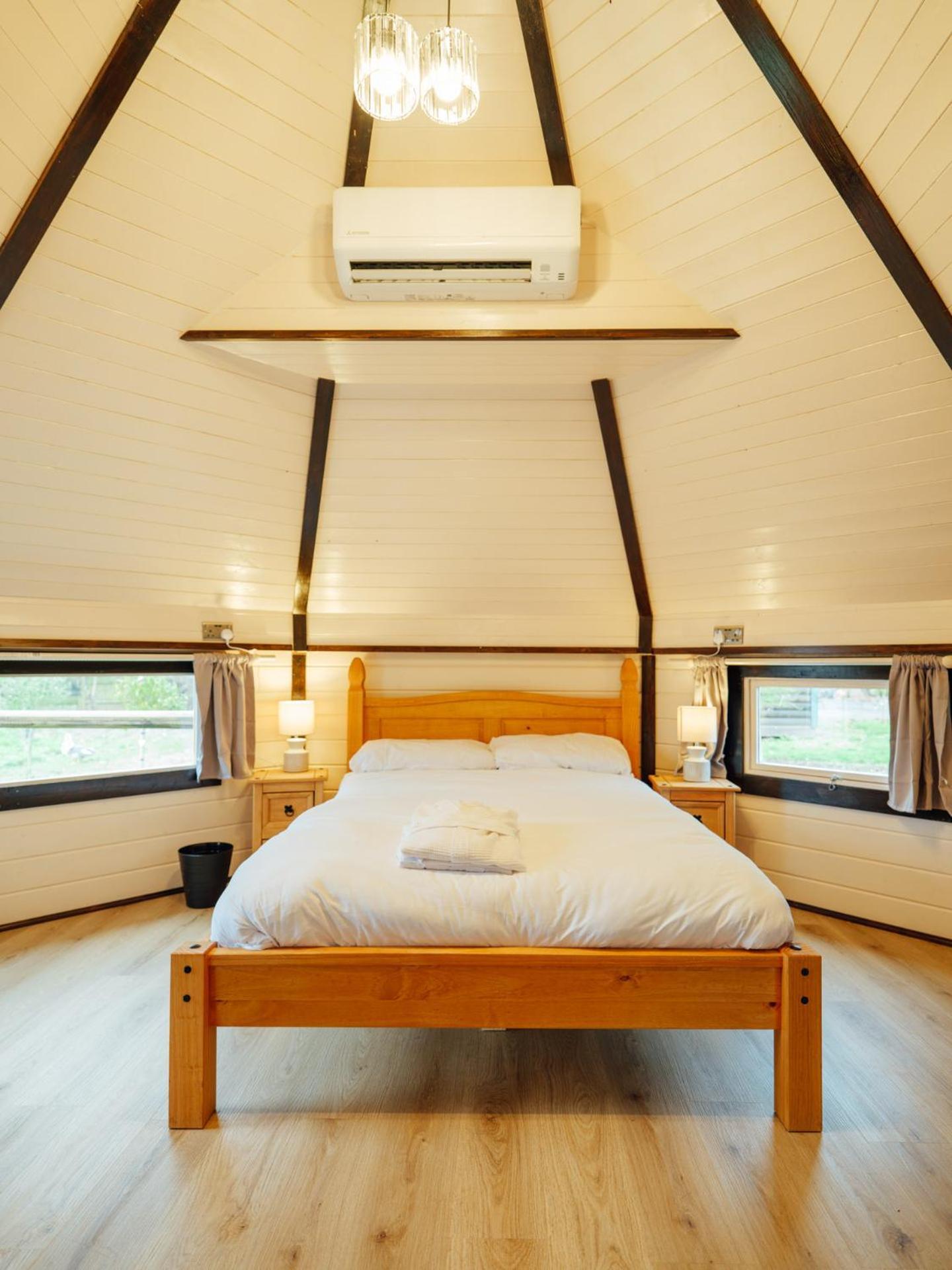 Sunset Retreats The Shire Villa Ombersley Bagian luar foto